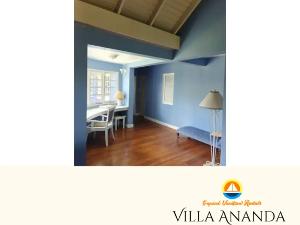 Tropical Vacation Rentals - Villa Ananda - Study Nook with Window